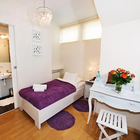 Mikolaj Hotel 3*