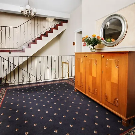 Mikolaj Otel 3*